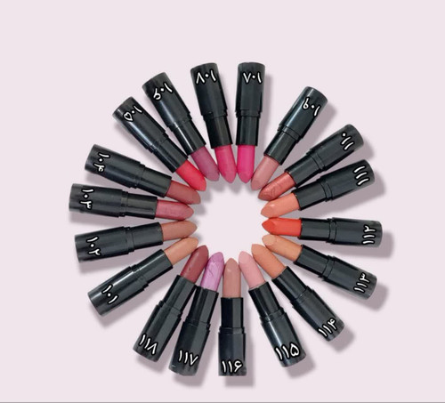 . کاتالوگ رنگ رژها روی لب🥰✨ هنگان ثبت سفارش حتما کد رژ مورد نظرتون رو بگید 🛍👇